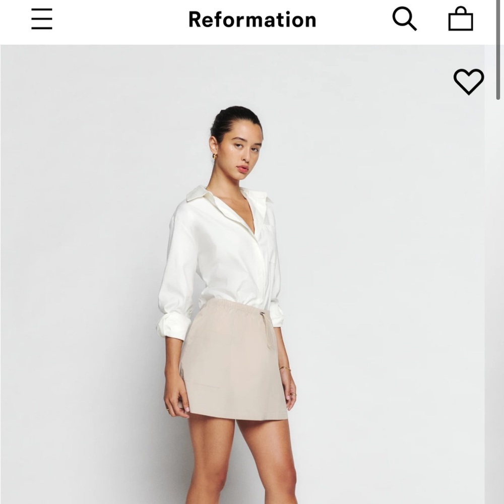 Reformation Indy skirt. Cute cargo style skirt with drawstring waist. Size L
